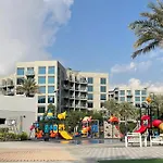 Elite Lux Holiday Homes - Modern One Bedroom Apartment In Mag 5, Dubai South