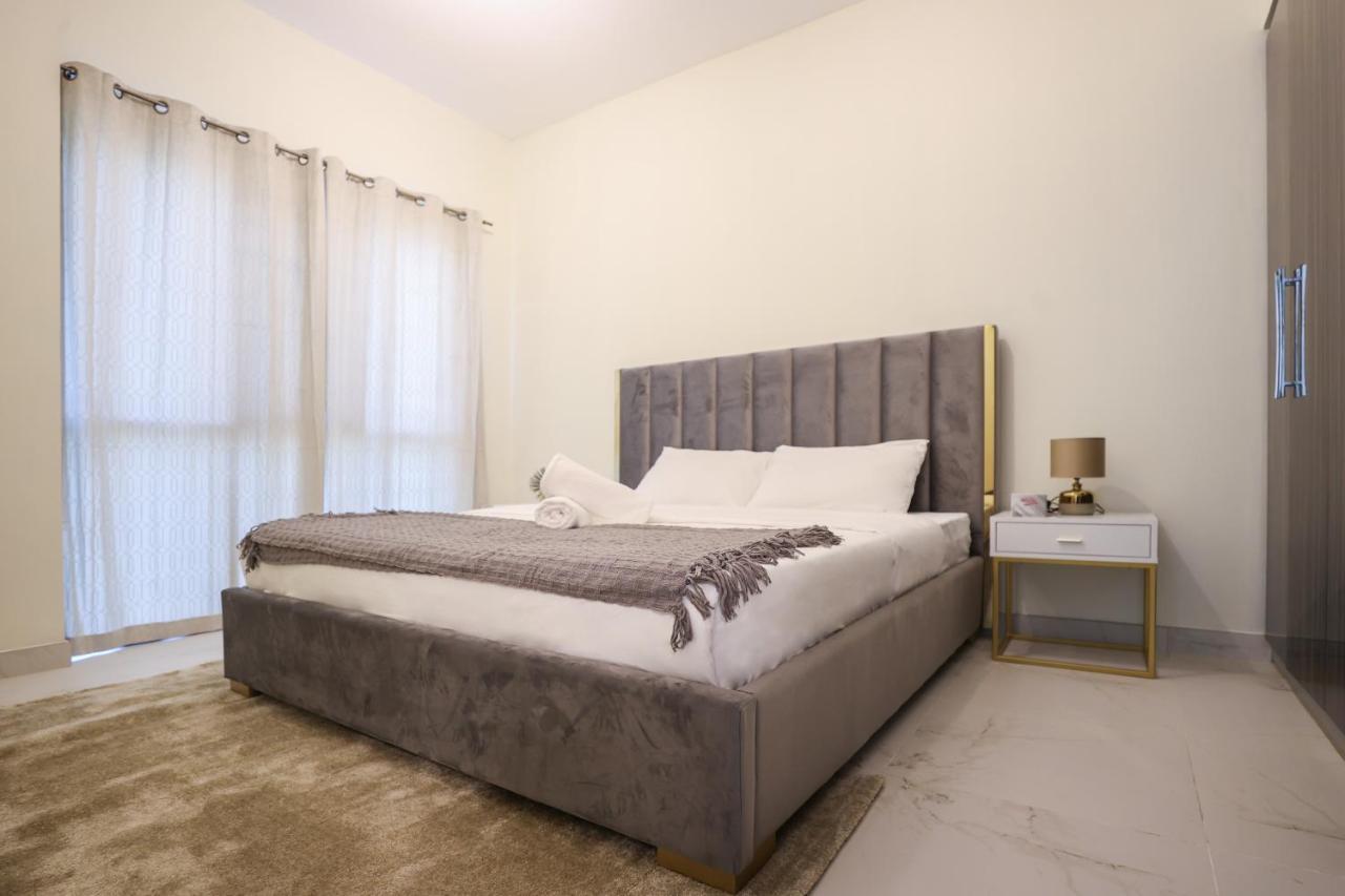Apartment Elite Lux Homes - Modern One Bedroom In Mag 5, South Dubai