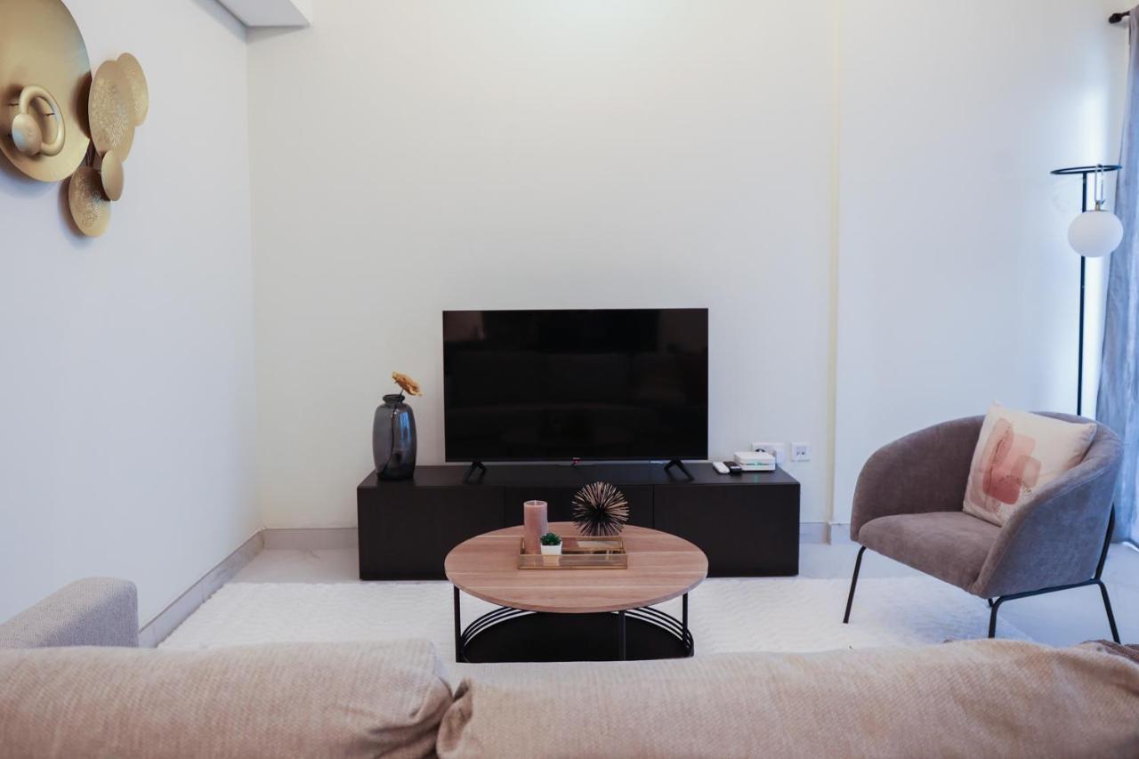Apartment Elite Lux Homes - Modern One Bedroom In Mag 5, South Dubai